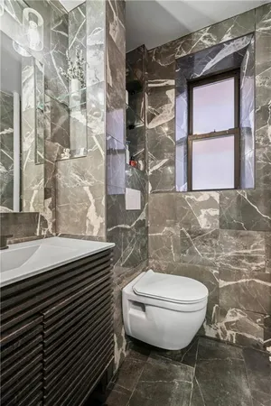 $699,999 | 300 8th Avenue, Unit 1M | Park Slope