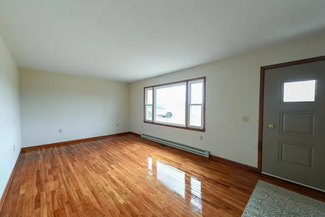 $289,900 | 19349 Highway 156, Patriot, IN 47038