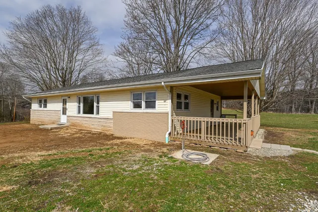 $289,900 | 19349 Highway 156, Patriot, IN 47038