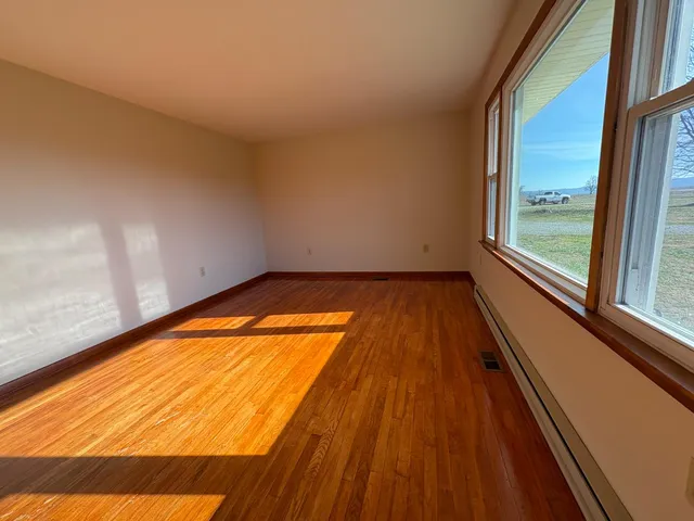 $289,900 | 19349 Highway 156, Patriot, IN 47038