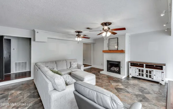 $574,900 | 907 Audubon Point Drive, Brandon, MS 39047