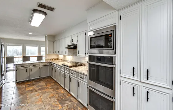 $574,900 | 907 Audubon Point Drive, Brandon, MS 39047