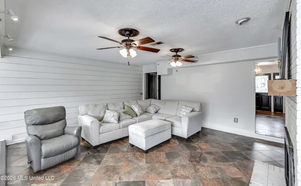 $574,900 | 907 Audubon Point Drive, Brandon, MS 39047