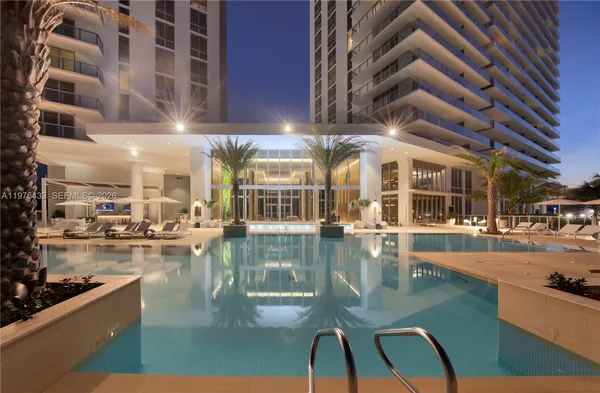 $6,300 | 16385 Biscayne Boulevard, Unit 1815, North Miami Beach, FL 33160
