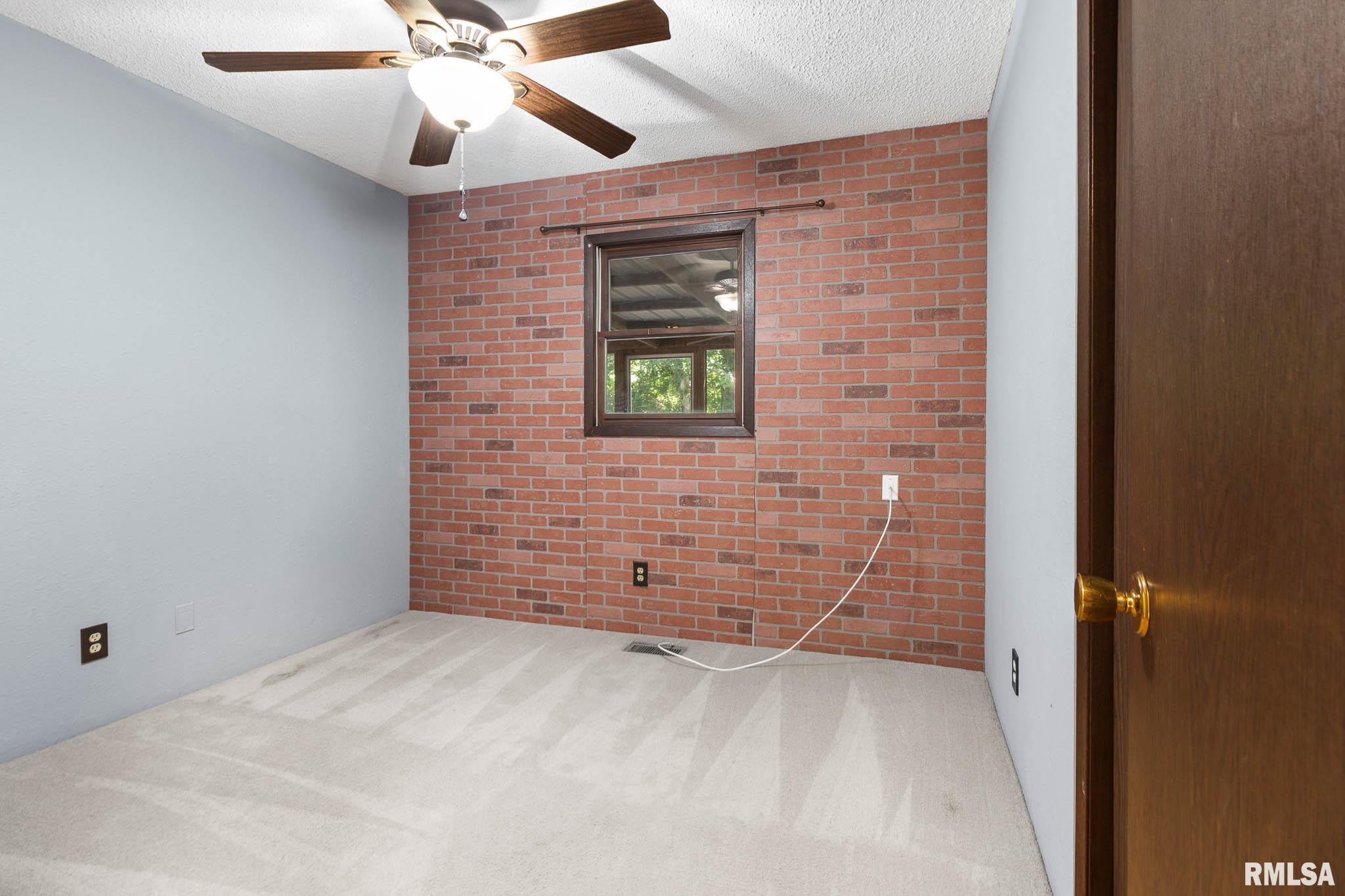 1060 Caprice Road West Frankfort, IL 62896 - Photo 10 of 24
