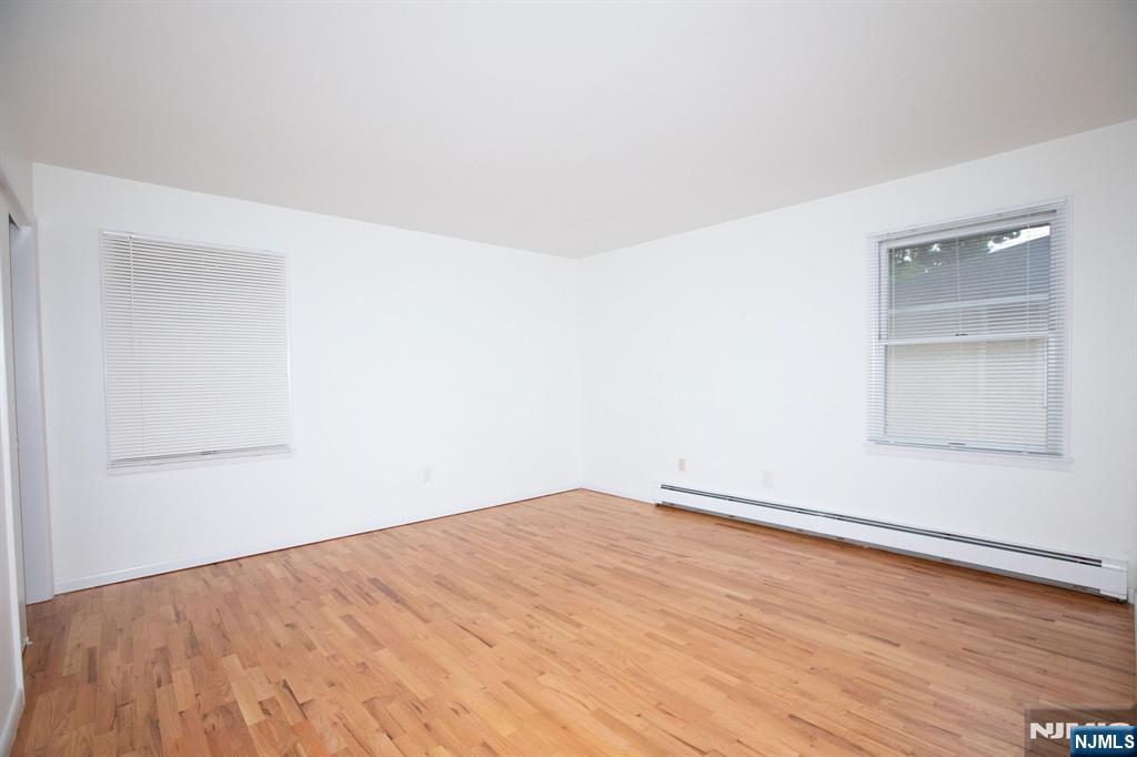 2052 Hoefleys Lane Fort Lee, NJ 07024 - Photo 11 of 23