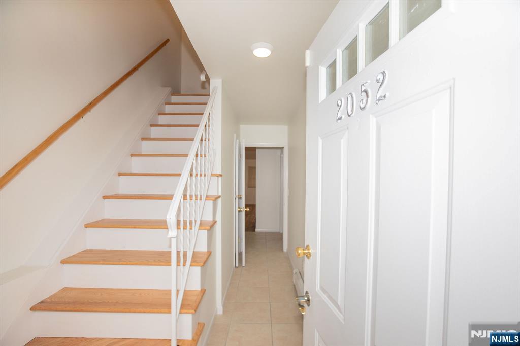 2052 Hoefleys Lane Fort Lee, NJ 07024 - Photo 13 of 23