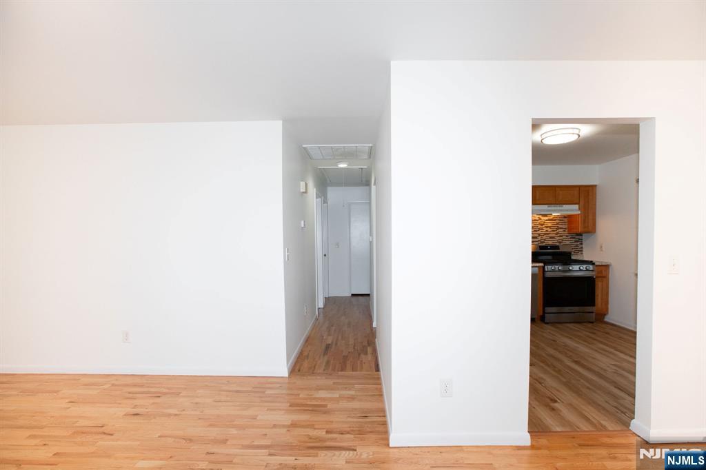 2052 Hoefleys Lane Fort Lee, NJ 07024 - Photo 14 of 23