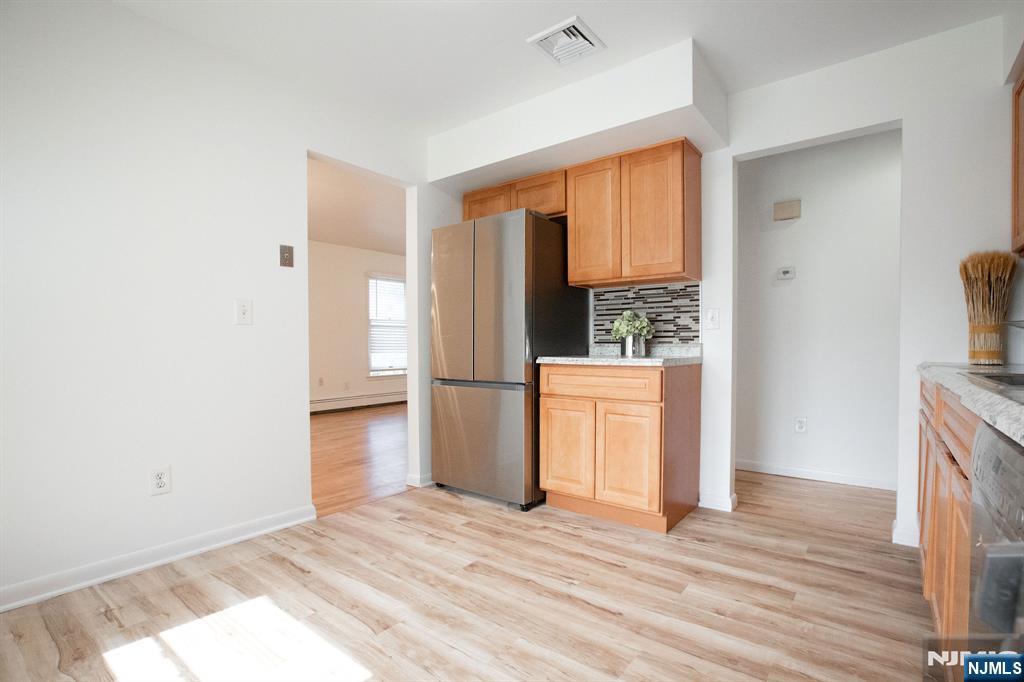 2052 Hoefleys Lane Fort Lee, NJ 07024 - Photo 6 of 23