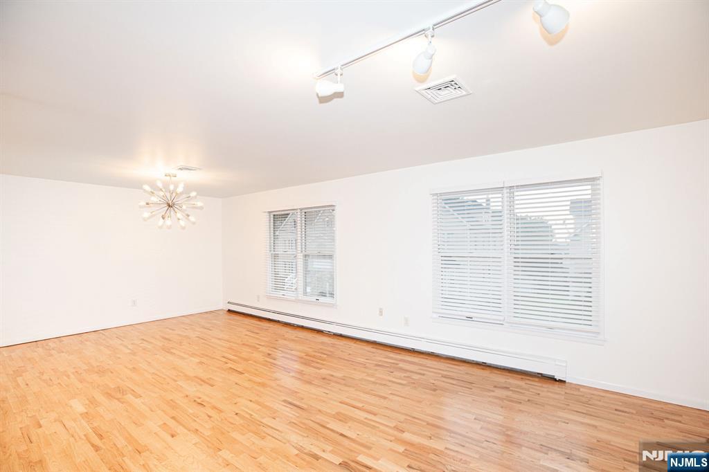 2052 Hoefleys Lane Fort Lee, NJ 07024 - Photo 9 of 23