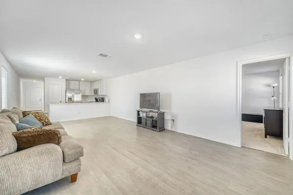 $1,885 | 100 Burt Rainey Lane, Jarrell, TX 76537