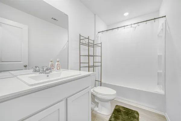 $1,885 | 100 Burt Rainey Lane, Jarrell, TX 76537