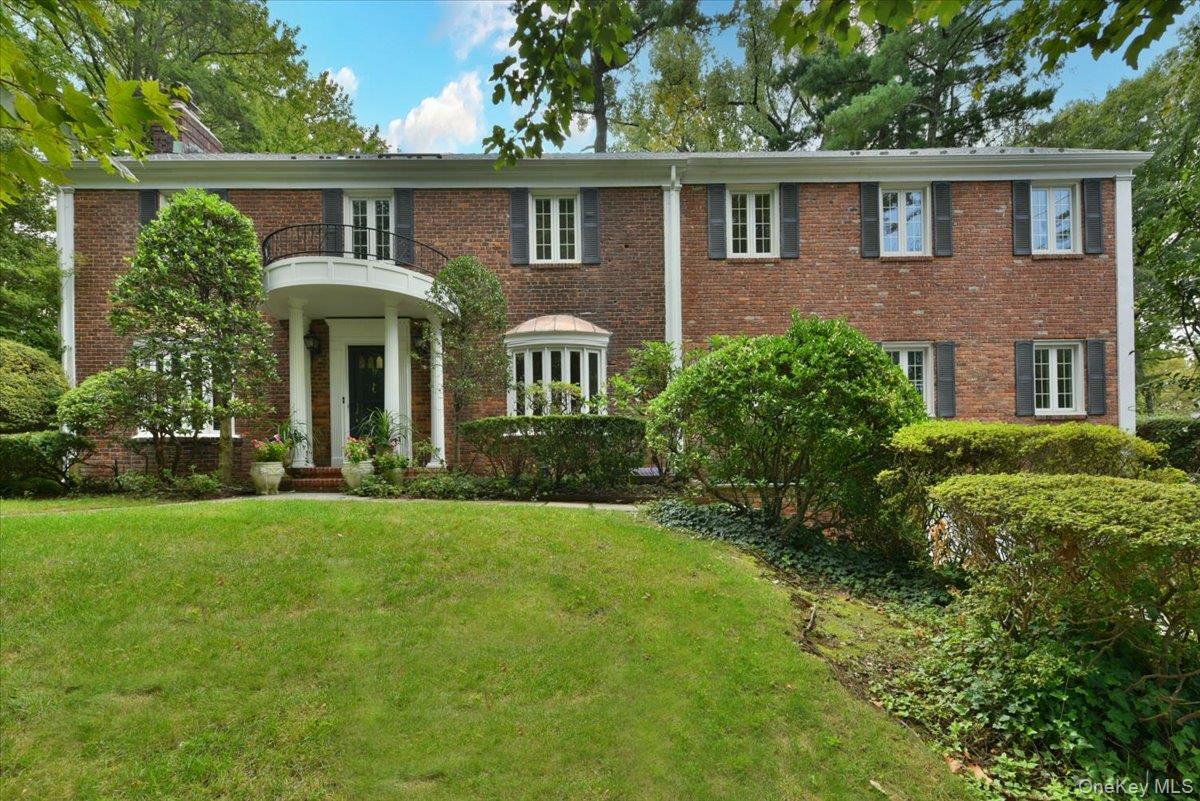 9 Dorset Road Great Neck, NY 11020 - Photo 1 of 40 Gallery Image 1