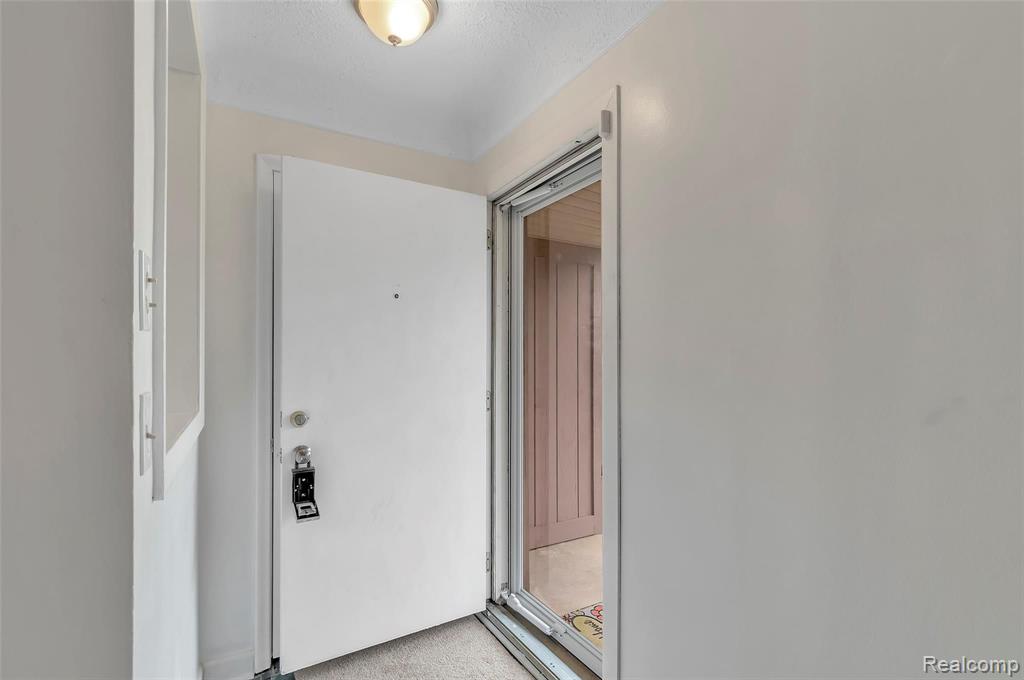 15125 Inkster Road Livonia, MI 48154 - Photo 3 of 14