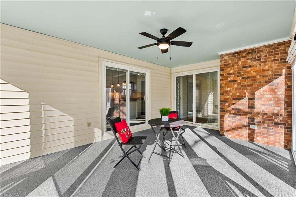 4511 Graham Road Greensboro, NC 27410 - Photo 26 of 49 Sunroom