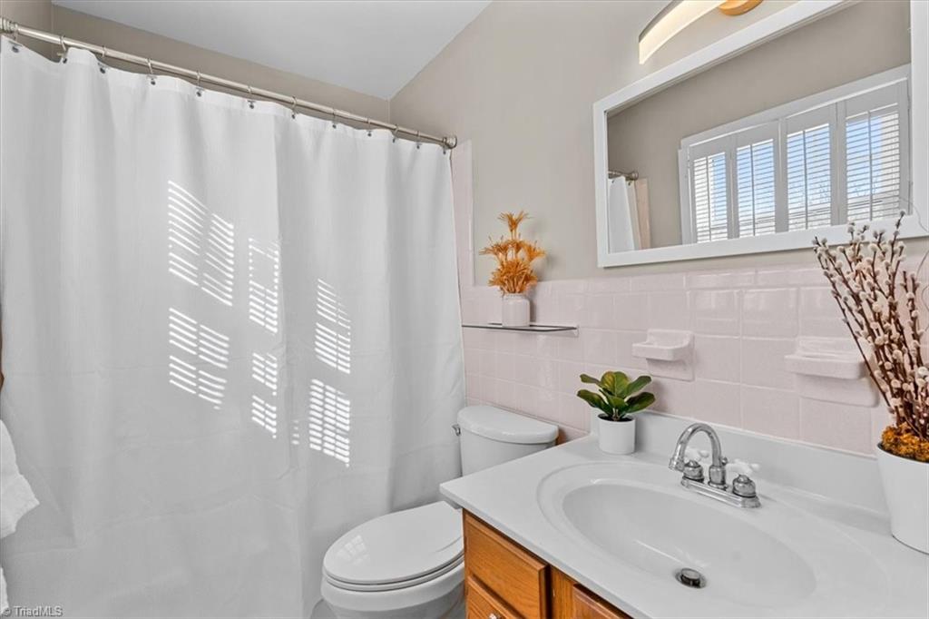 4511 Graham Road Greensboro, NC 27410 - Photo 29 of 49 Primary Bath