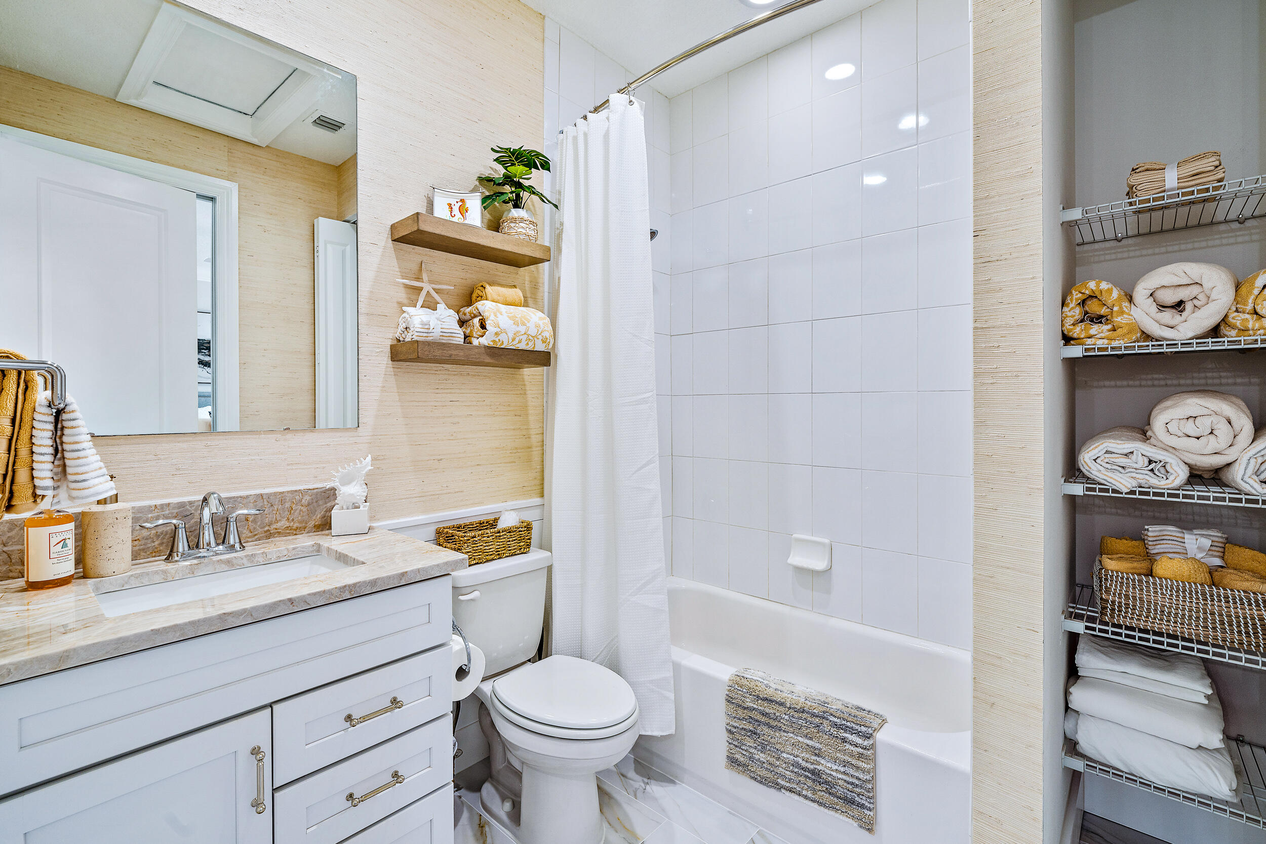 148 Botanica Drive, Unit ADU) Jupiter, FL 33458 - Photo 11 of 14 148 Botanica Dr-4