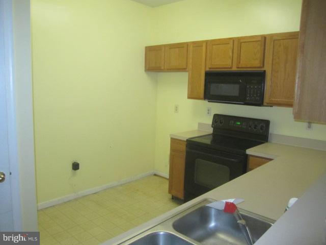 7210 Bogley Road, Unit 302 Baltimore, MD 21244 - Photo 4 of 14 Kitchen