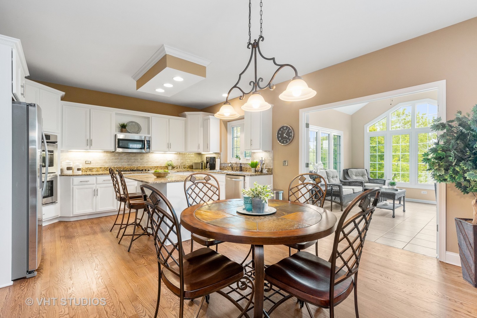 2229 Sutton Drive South Elgin, IL 60177 - Photo 7 of 34