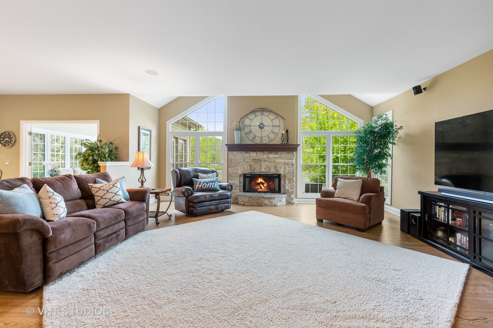 2229 Sutton Drive South Elgin, IL 60177 - Photo 10 of 34