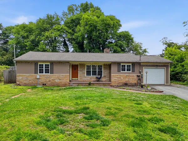 $305,000 | 807 Tennessee Avenue, Athens, TN 37303