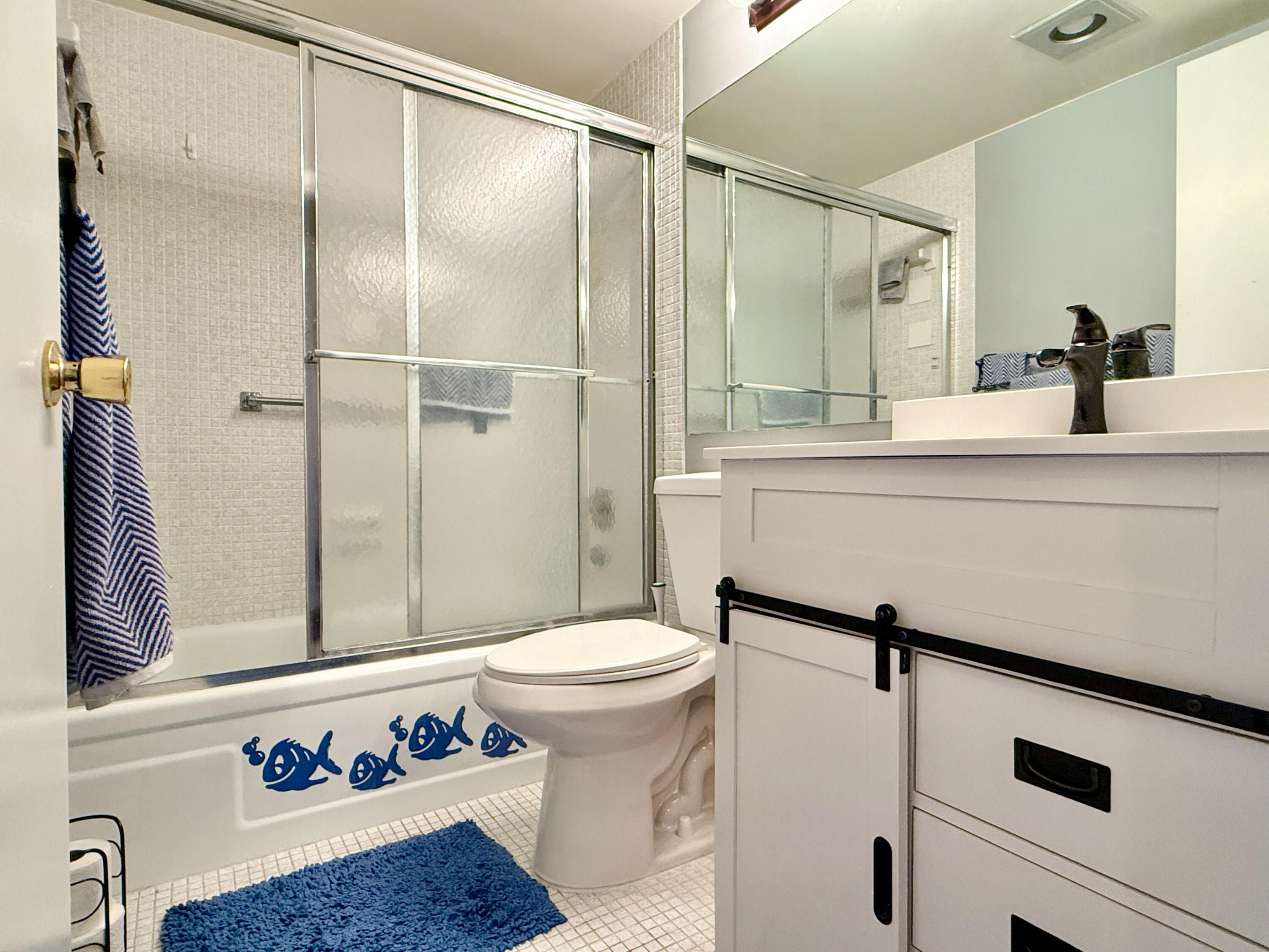4046 Guilford C Boca Raton, FL 33434 - Photo 13 of 25 Full bathroom