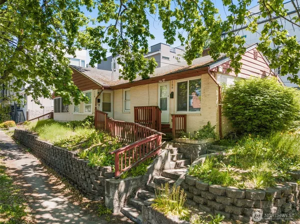 $1,150,000 | 118 27th Avenue South, Seattle, WA 98122