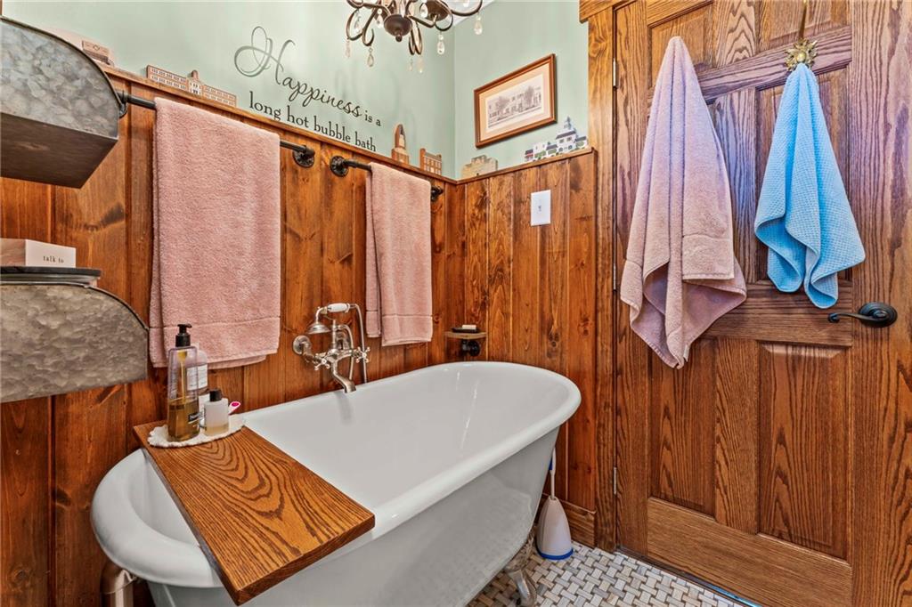 78 Conklin Road Washington, PA 15301 - Photo 15 of 39 Full Bathroom 78 Conklin Road