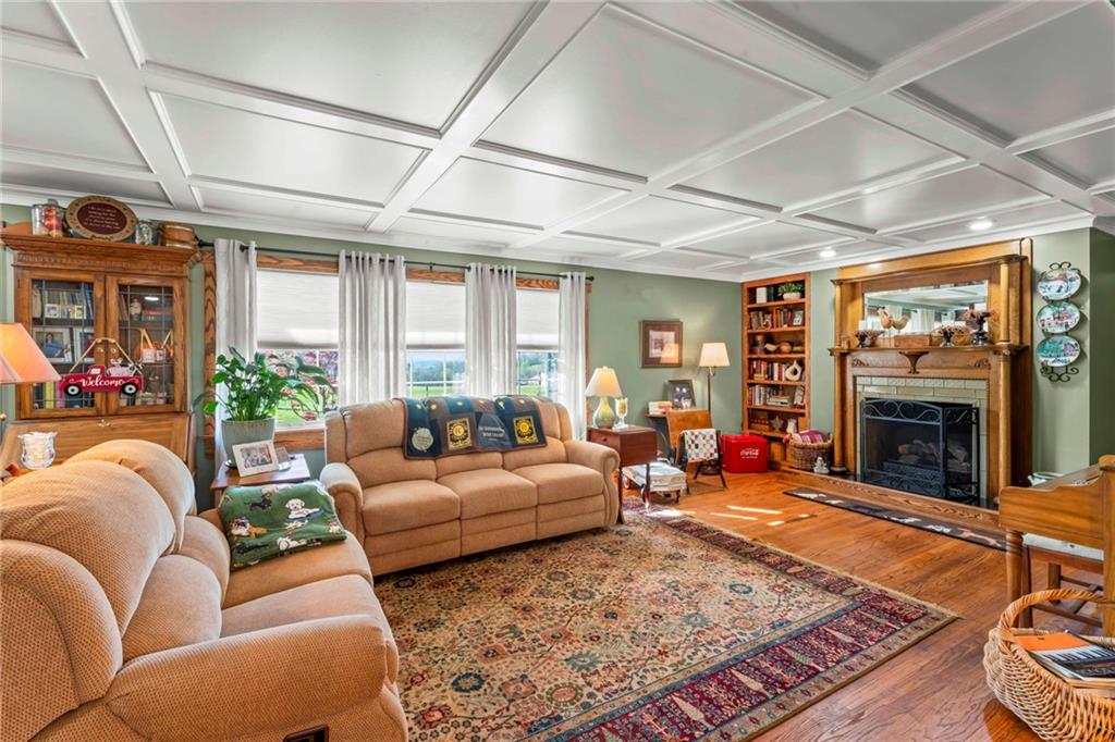 78 Conklin Road Washington, PA 15301 - Photo 6 of 39 Living Room 78 Conklin Road