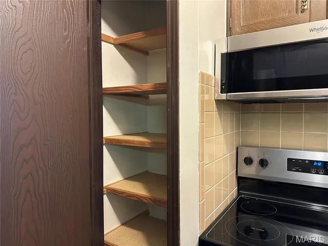 $89,000 | 702 Materdie Lane, Unit C, Florissant, MO 63031