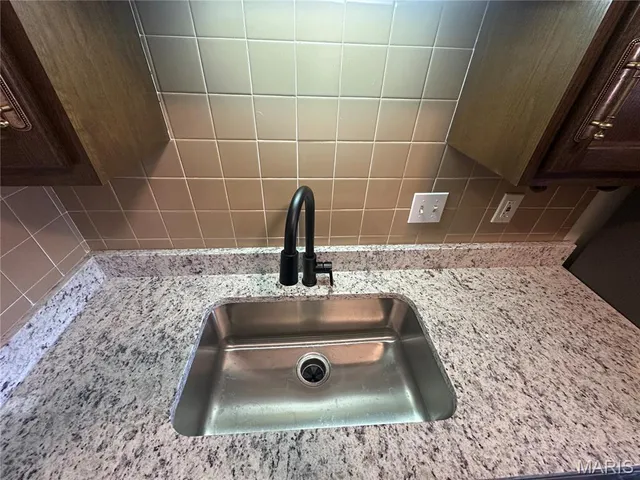 $89,000 | 702 Materdie Lane, Unit C, Florissant, MO 63031