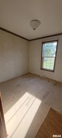 $135,000 | 1355 South College Street, Salem, IL 62881