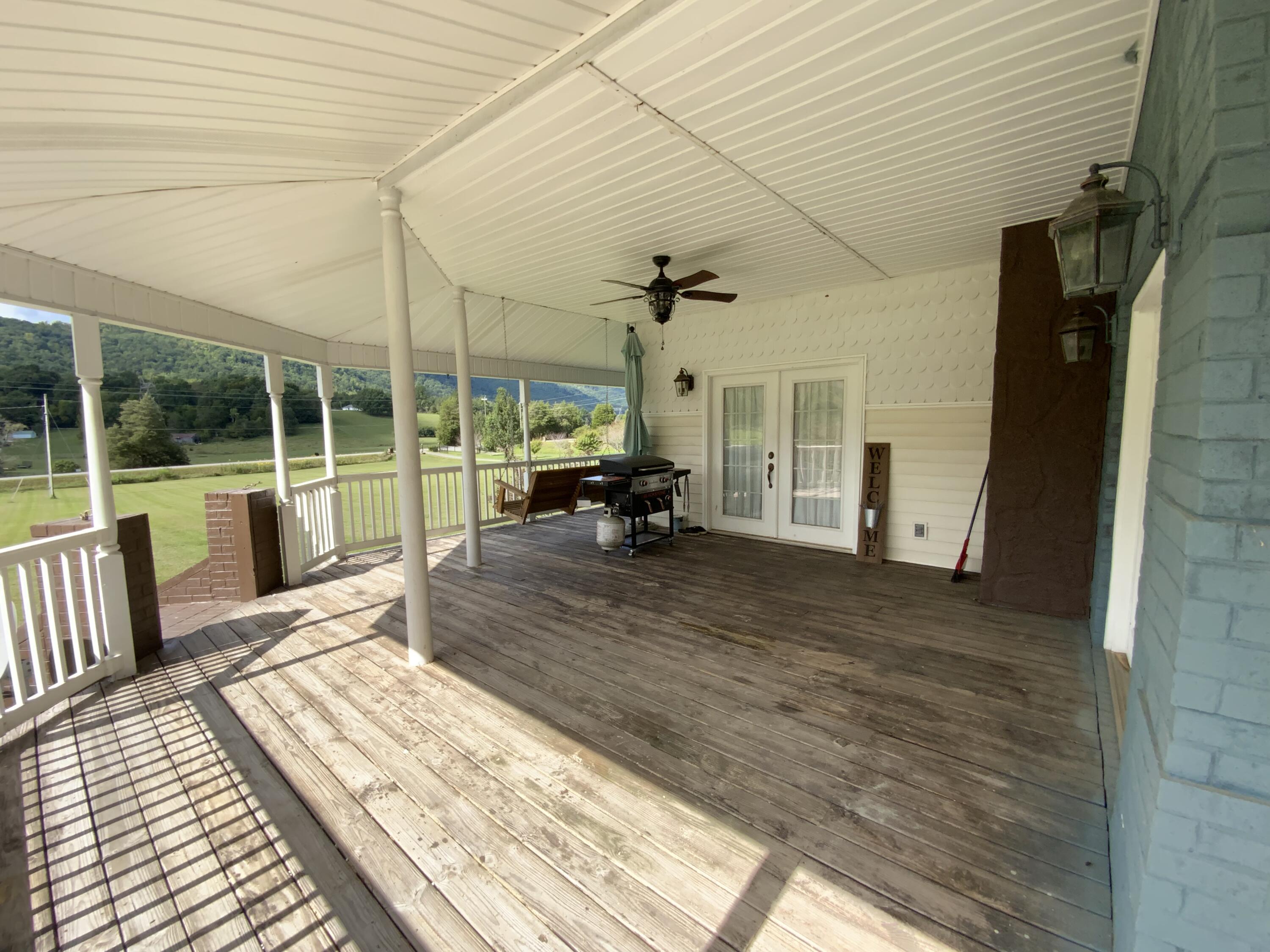 3754 Dutch Valley Road Clinton, TN 37716 - Photo 11 of 40 7F6F2F85-49AB-4637-9C56-5E21A6700A53
