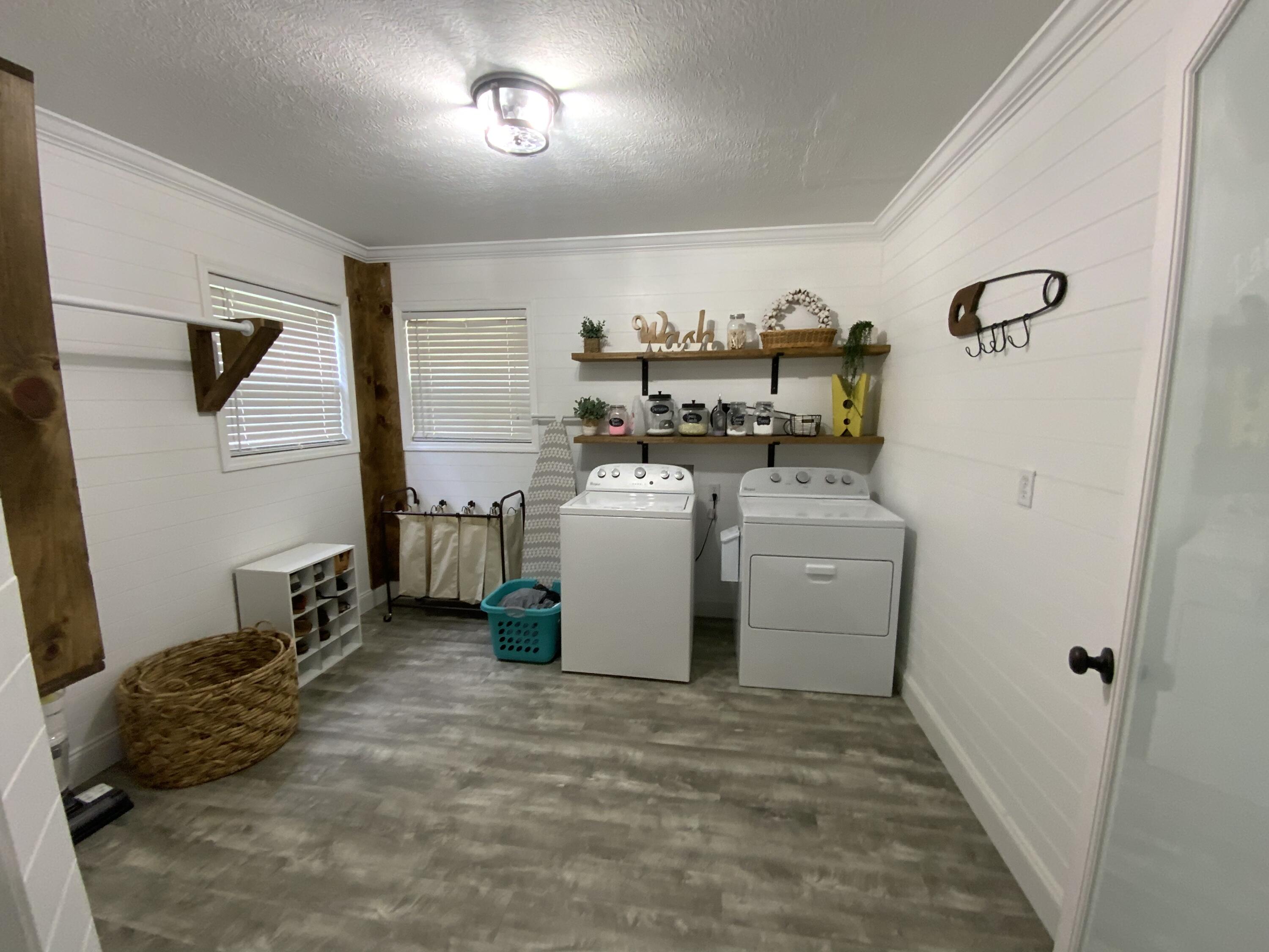 3754 Dutch Valley Road Clinton, TN 37716 - Photo 25 of 40 6657F248-8DDD-471B-9E24-A73FDD5C2039