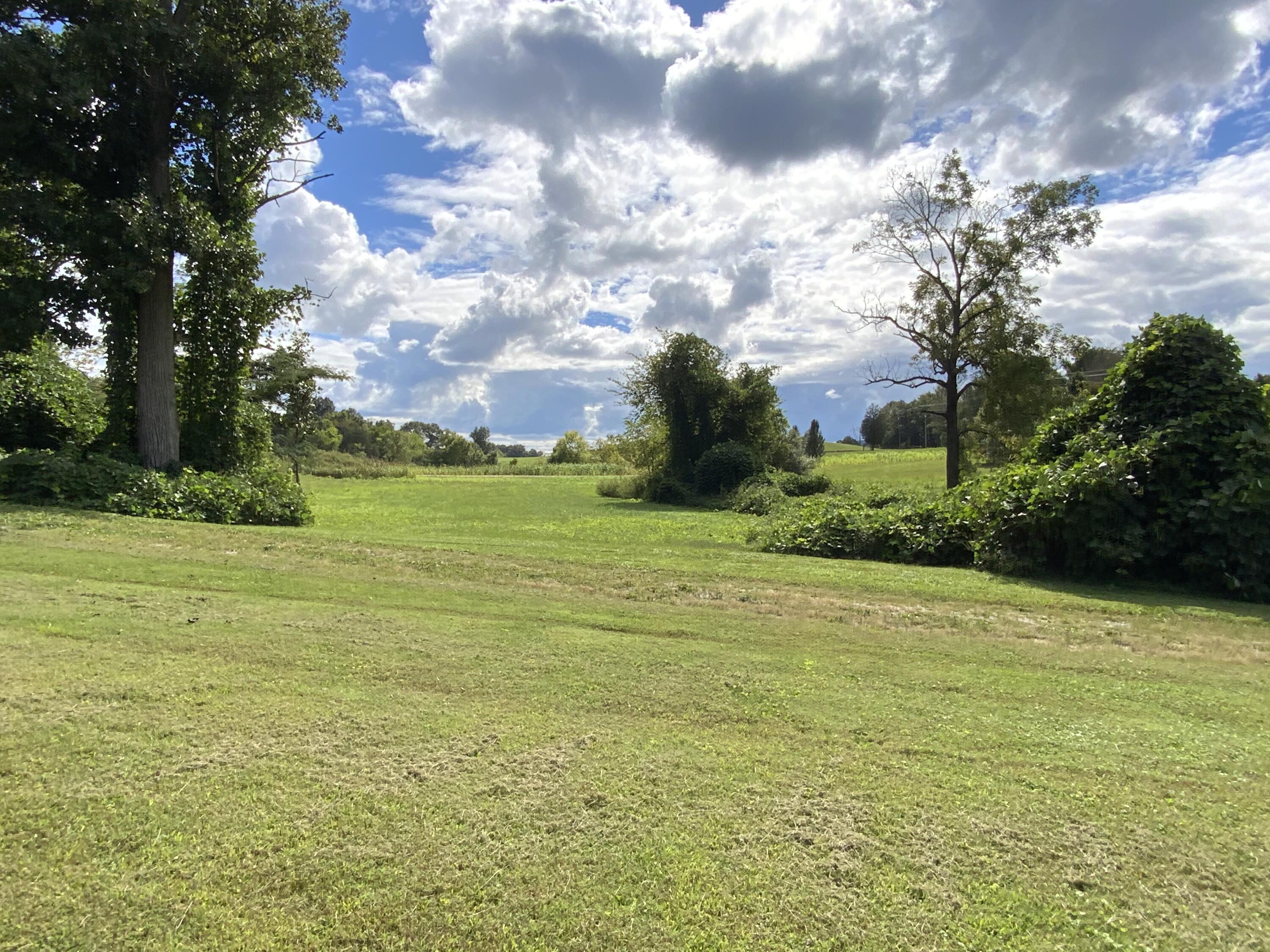 3754 Dutch Valley Road Clinton, TN 37716 - Photo 5 of 40 CE8931A6-F3F9-4B27-99CB-3DE3F0F6E652