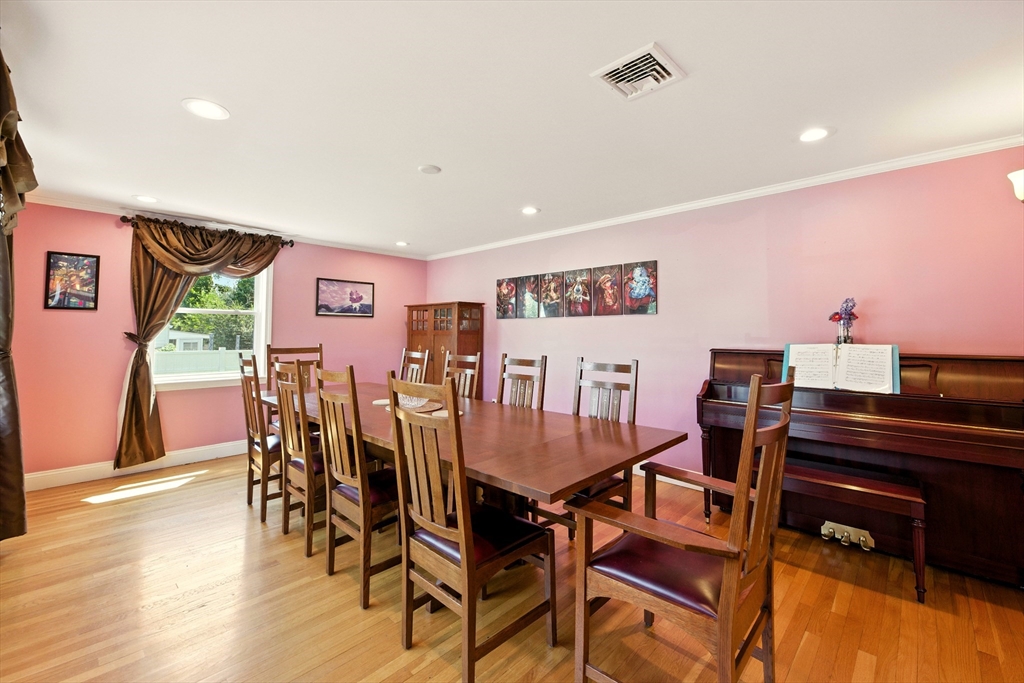 33 Highgate Road Framingham, MA 01701 - Photo 15 of 33