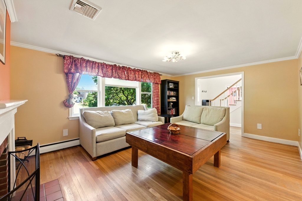 33 Highgate Road Framingham, MA 01701 - Photo 7 of 33