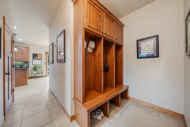 $649,900 | 1606 South Carver Lane, Appleton, WI 54914