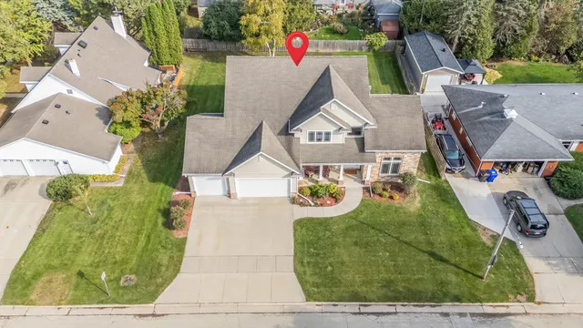 $649,900 | 1606 South Carver Lane, Appleton, WI 54914