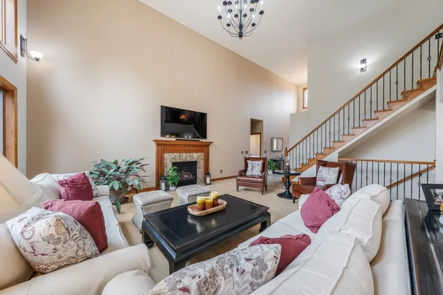 $649,900 | 1606 South Carver Lane, Appleton, WI 54914