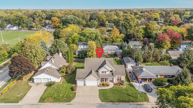 $649,900 | 1606 South Carver Lane, Appleton, WI 54914