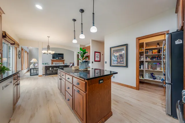 $649,900 | 1606 South Carver Lane, Appleton, WI 54914