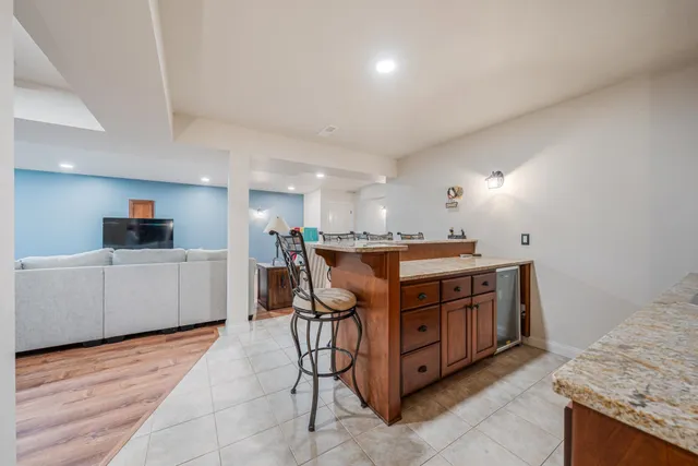 $649,900 | 1606 South Carver Lane, Appleton, WI 54914