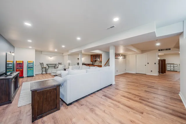 $649,900 | 1606 South Carver Lane, Appleton, WI 54914