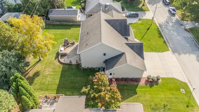 $649,900 | 1606 South Carver Lane, Appleton, WI 54914