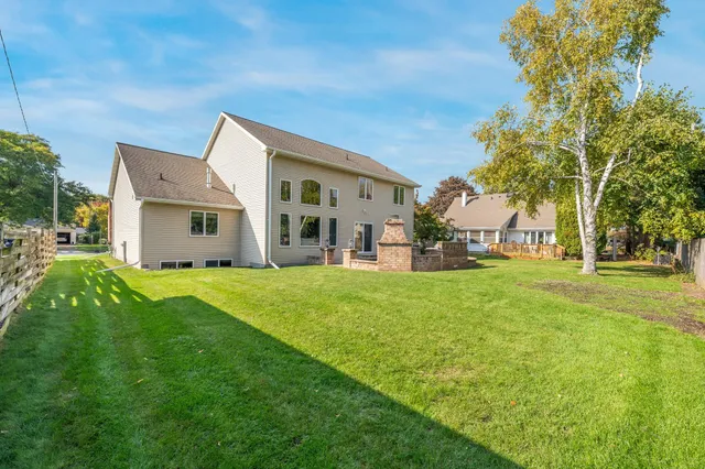 $649,900 | 1606 South Carver Lane, Appleton, WI 54914