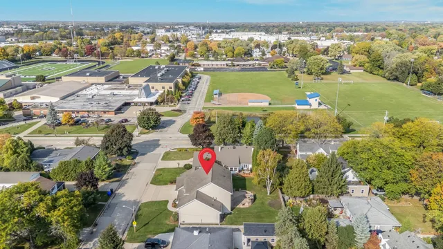 $649,900 | 1606 South Carver Lane, Appleton, WI 54914