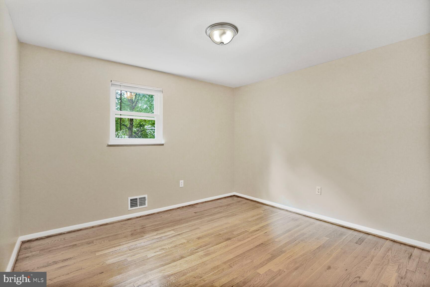 8816 Fort Hunt Road Alexandria, VA 22308 - Photo 13 of 26 Gallery Image 13