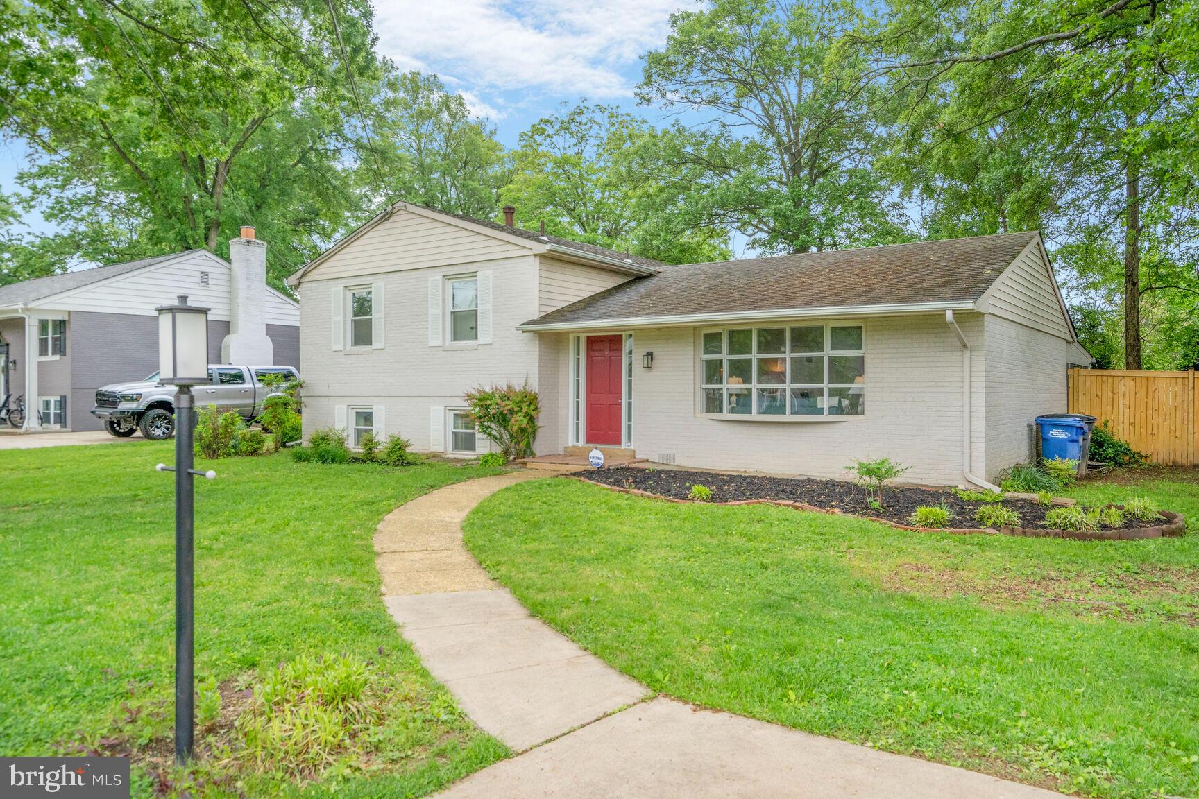 8816 Fort Hunt Road Alexandria, VA 22308 - Photo 3 of 26 Gallery Image 3