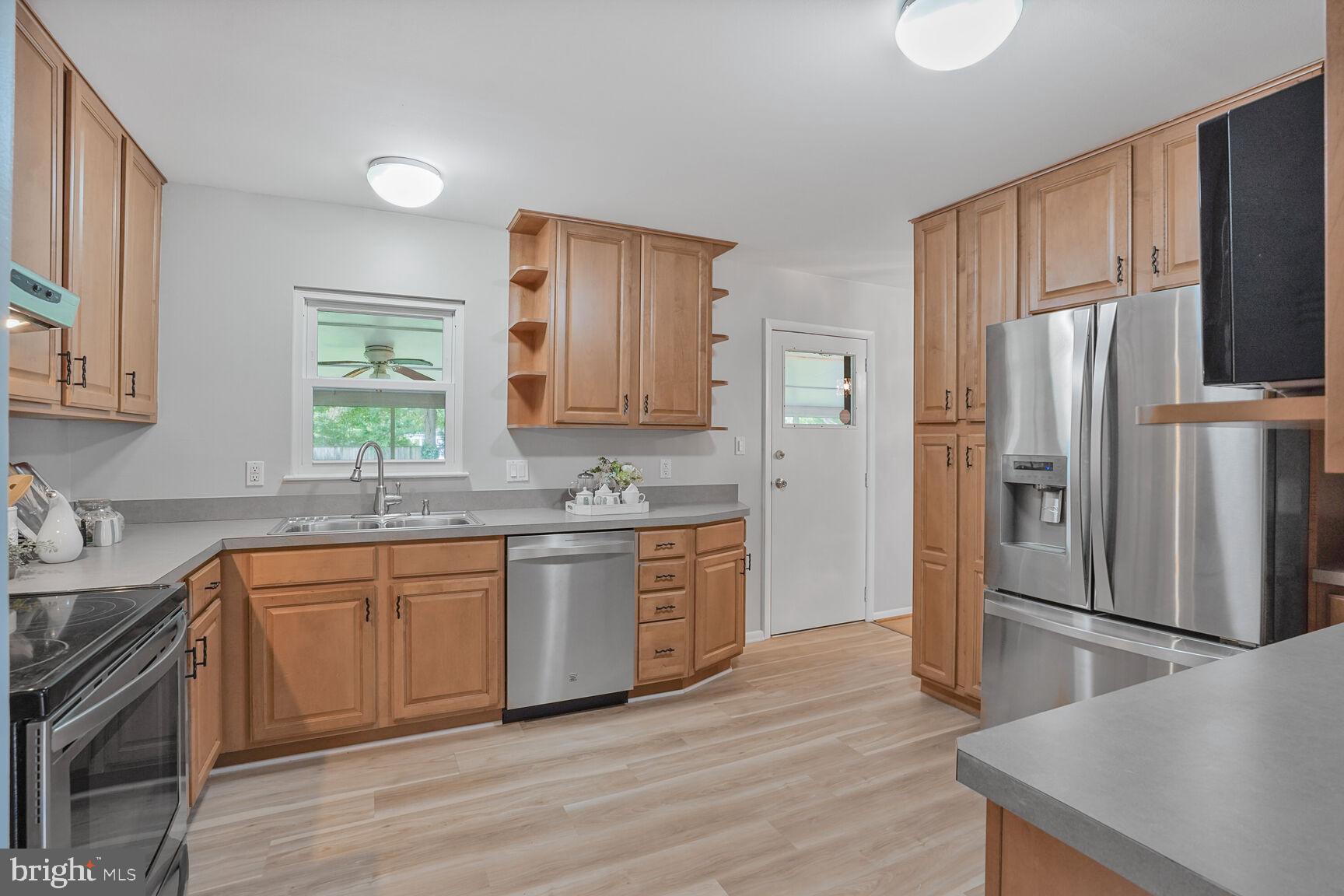 8816 Fort Hunt Road Alexandria, VA 22308 - Photo 9 of 26 Gallery Image 9